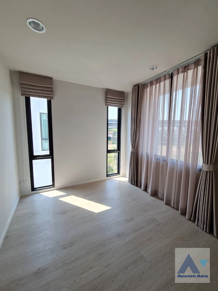 11  3 br Townhouse for rent and sale in Phaholyothin ,Bangkok  at Nue Connex Don Mueang AA41866