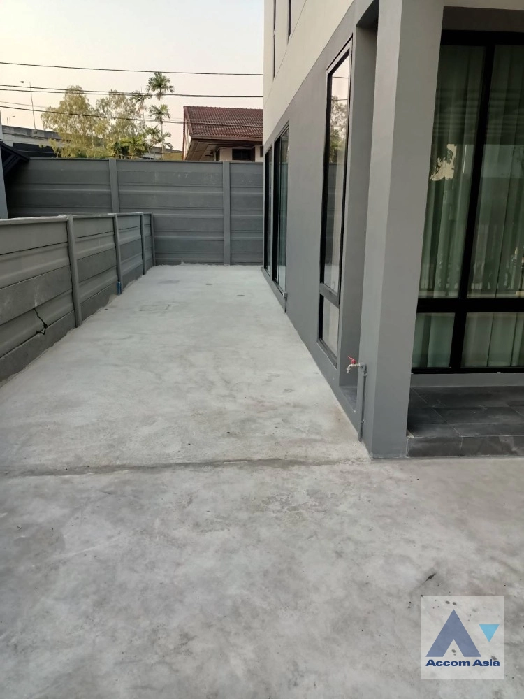 13  3 br Townhouse for rent and sale in Phaholyothin ,Bangkok  at Nue Connex Don Mueang AA41866