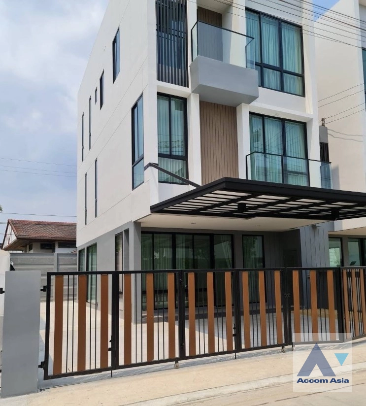  2  3 br Townhouse for rent and sale in Phaholyothin ,Bangkok  at Nue Connex Don Mueang AA41866