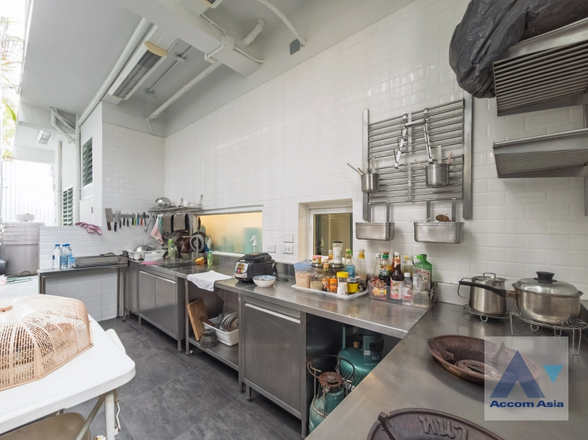 12  4 br House for rent and sale in Sukhumvit ,Bangkok BTS Phrom Phong AA41871