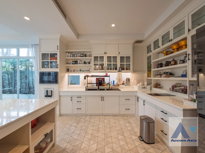 10  4 br House for rent and sale in Sukhumvit ,Bangkok BTS Phrom Phong AA41871