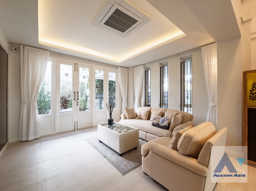 4  4 br House for rent and sale in Sukhumvit ,Bangkok BTS Phrom Phong AA41871