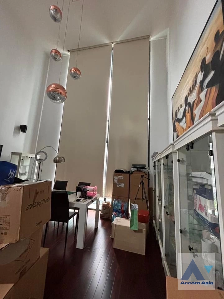 unit 5 Bedrooms  Townhouse For Rent in Sukhumvit, Bangkok  near BTS Thong Lo (AA41874)