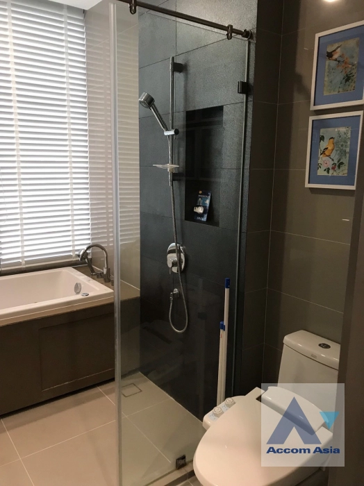 unit 1 Bedroom  Condominium For Sale in Silom, Bangkok  near BTS Chong Nonsi (AA41876)