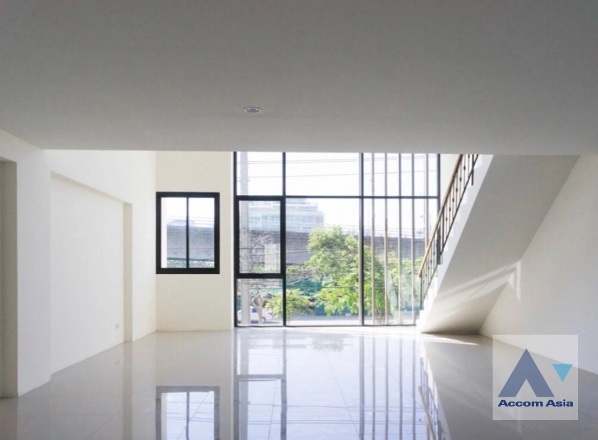 unitHome Office |  3 Bedrooms  House For Rent in Sathorn, Bangkok  near BRT Wat Dokmai (AA41879)