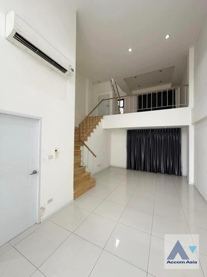 unitPet friendly |  4 Bedrooms  Townhouse For Rent in Samutprakan, Samutprakan  (AA41880)