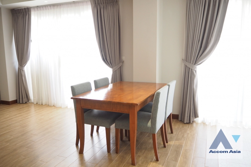 unit 2 Bedrooms  Apartment For Rent in Ploenchit, Bangkok  near BTS Ploenchit (AA41882)