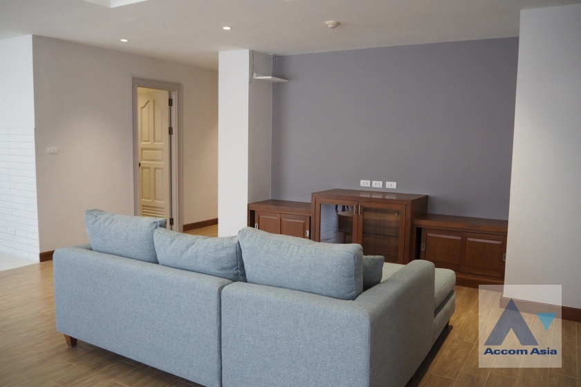 unit 2 Bedrooms  Apartment For Rent in Ploenchit, Bangkok  near BTS Ploenchit (AA41882)