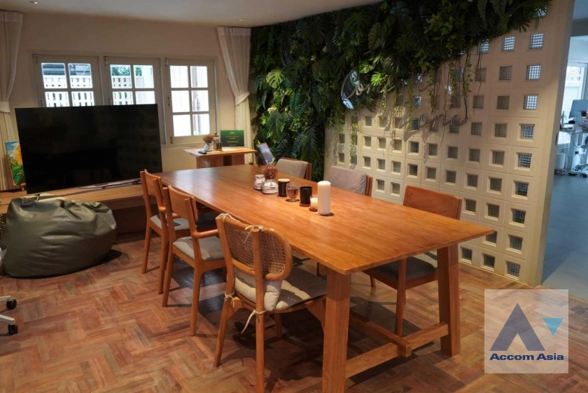 unitHome Office |  2 Bedrooms  House For Rent in Sukhumvit, Bangkok  near BTS Phrom Phong (AA41892)