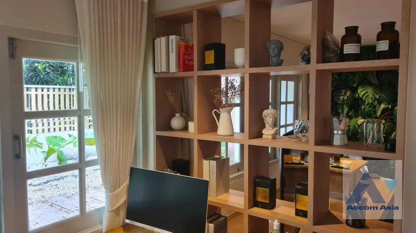 7  2 br House For Rent in Sukhumvit ,Bangkok BTS Phrom Phong AA41892