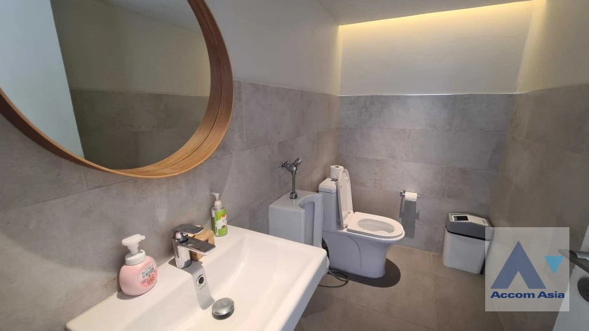 12  2 br House For Rent in Sukhumvit ,Bangkok BTS Phrom Phong AA41892