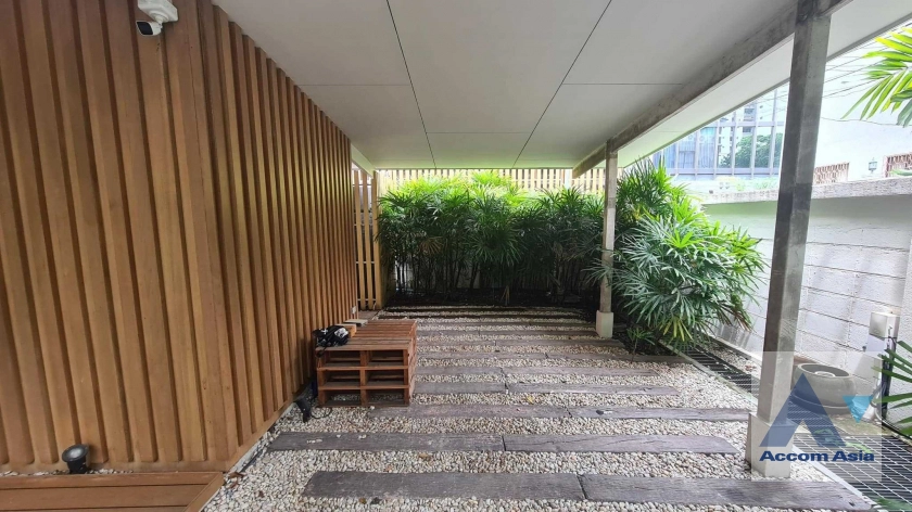 15  2 br House For Rent in Sukhumvit ,Bangkok BTS Phrom Phong AA41892