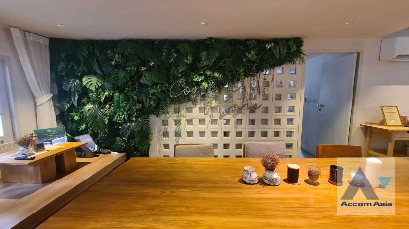 6  2 br House For Rent in Sukhumvit ,Bangkok BTS Phrom Phong AA41892