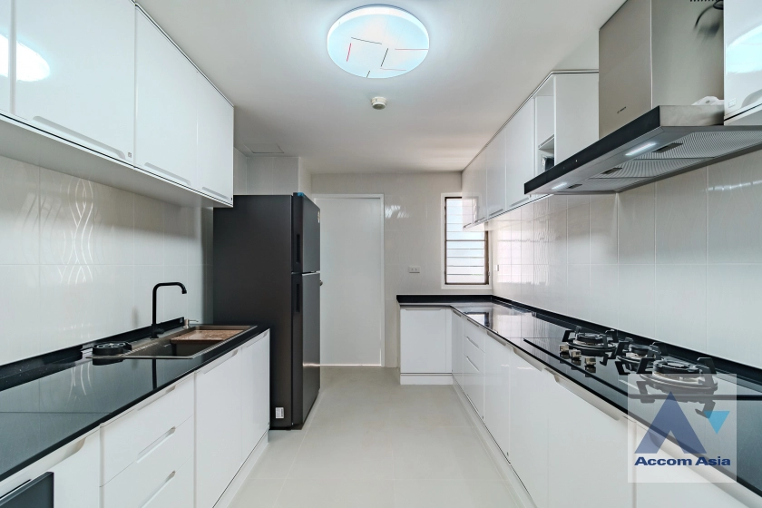 unitFully Furnished |  3 Bedrooms  Condominium For Rent in Sukhumvit, Bangkok  near BTS Asok (AA41896)