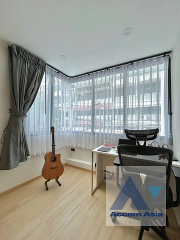 unitHome Office |  6 Bedrooms  House For Rent in Sathorn, Bangkok  near BTS Saphan Taksin (AA41917)