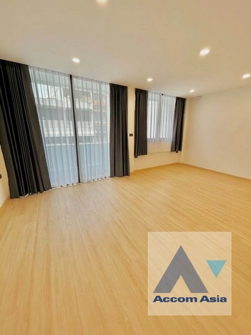 unitHome Office |  6 Bedrooms  House For Rent in Sathorn, Bangkok  near BTS Saphan Taksin (AA41917)