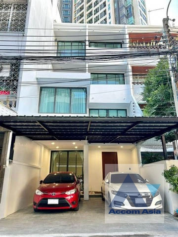  2  6 br House For Rent in Sathorn ,Bangkok BTS Saphan Taksin AA41917