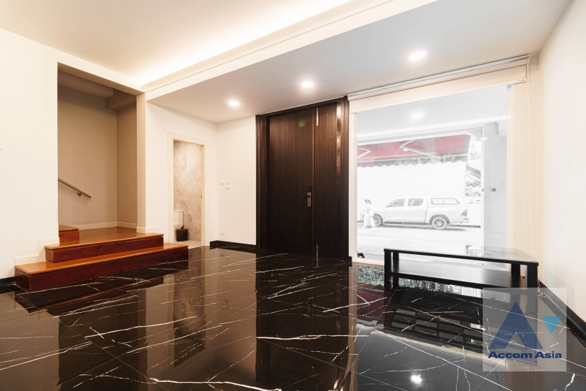 8  4 br House for rent and sale in Sukhumvit ,Bangkok BTS Thong Lo at Baan Klang Krung Thonglor AA41925