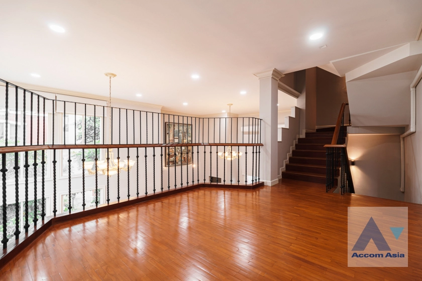 22  4 br House for rent and sale in Sukhumvit ,Bangkok BTS Thong Lo at Baan Klang Krung Thonglor AA41925