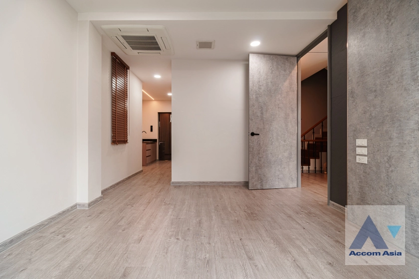 24  4 br House for rent and sale in Sukhumvit ,Bangkok BTS Thong Lo at Baan Klang Krung Thonglor AA41925