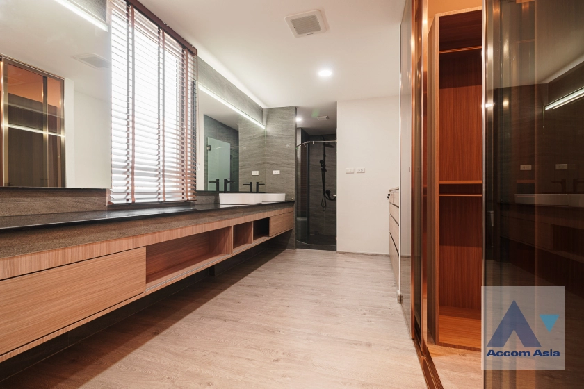 30  4 br House for rent and sale in Sukhumvit ,Bangkok BTS Thong Lo at Baan Klang Krung Thonglor AA41925