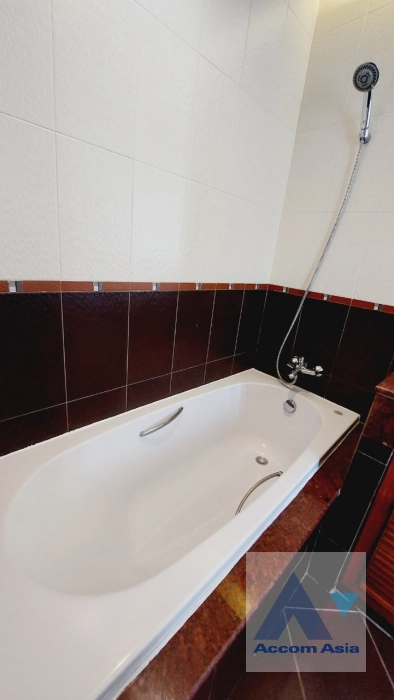 12  3 br Apartment for rent and sale in Sathorn ,Bangkok MRT Lumphini at Cozy and Convenient Apartment Near Garden Intl AA41929