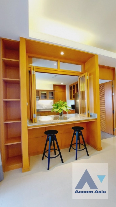 7  3 br Apartment for rent and sale in Sathorn ,Bangkok MRT Lumphini at Cozy and Convenient Apartment Near Garden Intl AA41929