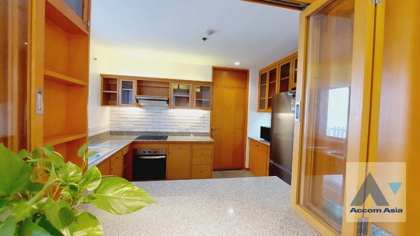 8  3 br Apartment for rent and sale in Sathorn ,Bangkok MRT Lumphini at Cozy and Convenient Apartment Near Garden Intl AA41929