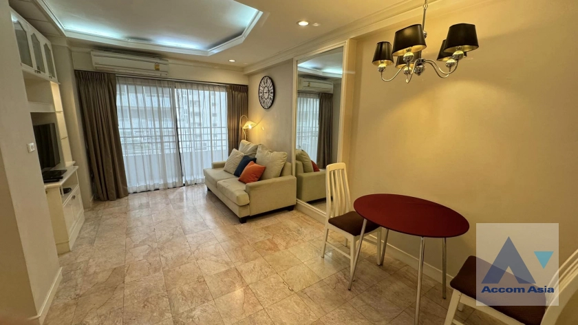 unit 1 Bedroom  Condominium For Rent & Sale in Sukhumvit, Bangkok  near BTS Nana (AA41930)