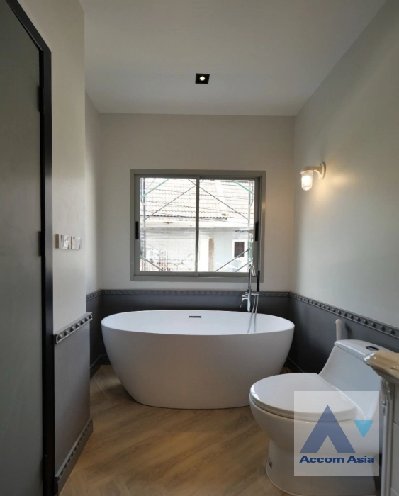 14  3 br Townhouse for rent and sale in Sukhumvit ,Bangkok BTS Phra khanong AA41951