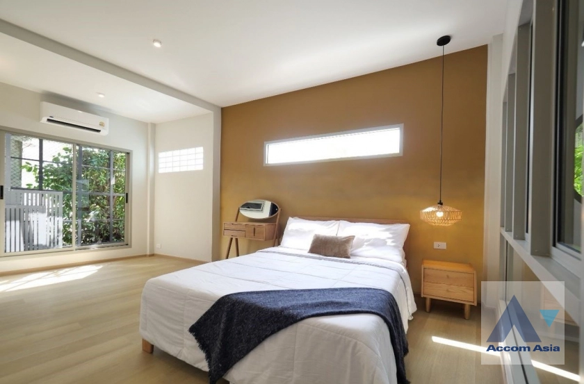 13  3 br Townhouse for rent and sale in Sukhumvit ,Bangkok BTS Phra khanong AA41951