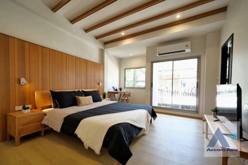 12  3 br Townhouse for rent and sale in Sukhumvit ,Bangkok BTS Phra khanong AA41951