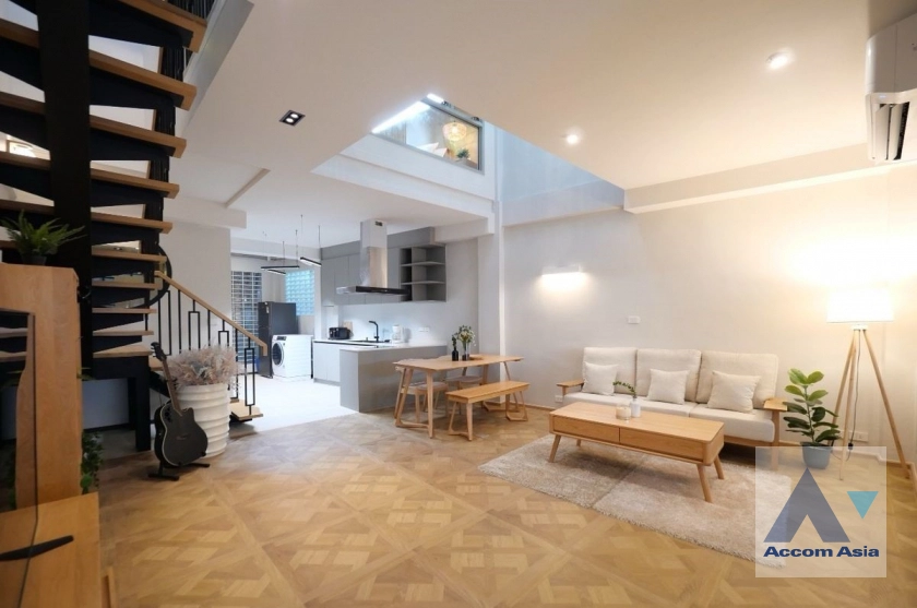  1  3 br Townhouse for rent and sale in Sukhumvit ,Bangkok BTS Phra khanong AA41951