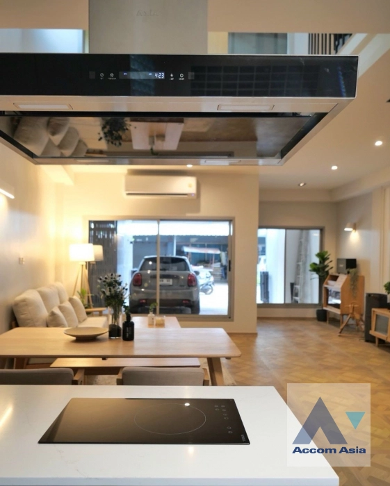 19  3 br Townhouse for rent and sale in Sukhumvit ,Bangkok BTS Phra khanong AA41951