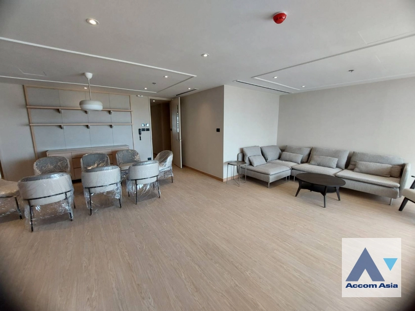  Children Dreaming Place - Garden Apartment  3 Bedroom for Rent MRT Lumphini in Sathorn Bangkok