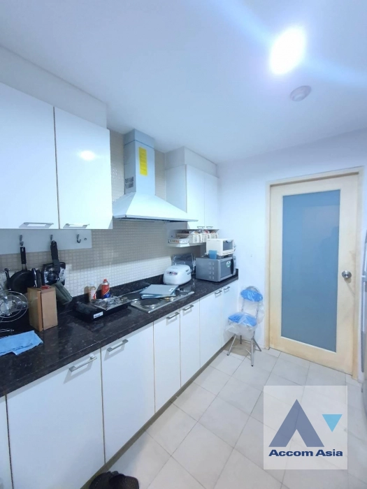 unit 2 Bedrooms  Condominium For Sale in Sukhumvit, Bangkok  near BTS Phrom Phong (AA41960)