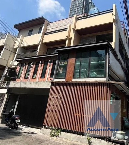  2  Building For Rent in Sukhumvit ,Bangkok BTS Nana AA41961