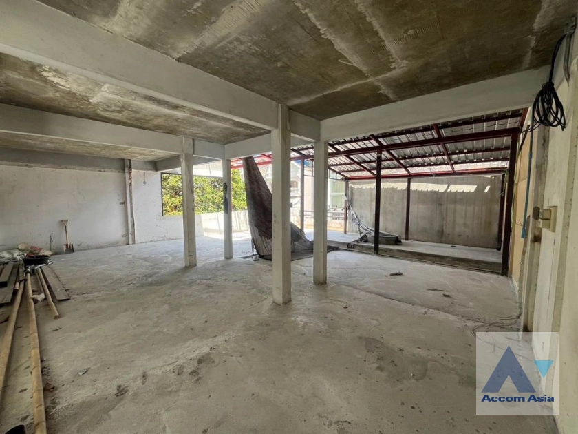 5  Building For Rent in Sukhumvit ,Bangkok BTS Nana AA41961