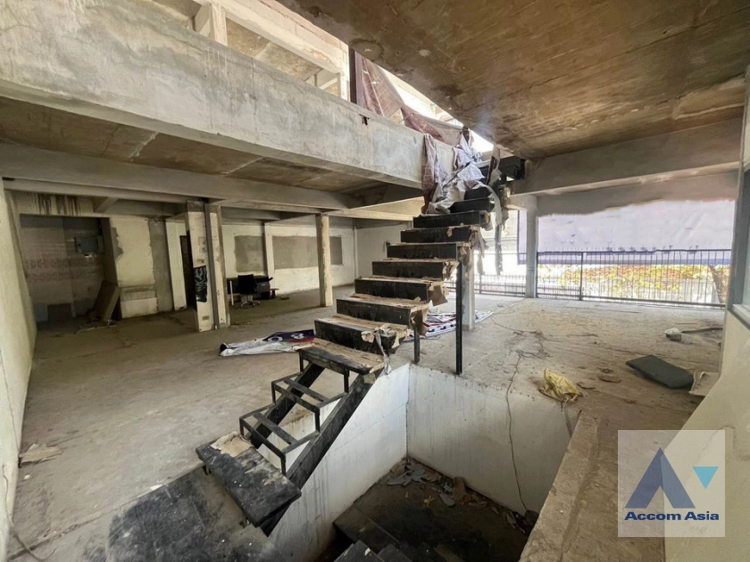 6  Building For Rent in Sukhumvit ,Bangkok BTS Nana AA41961