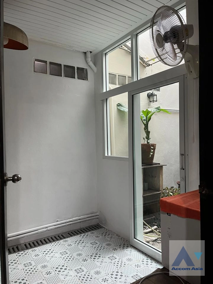 13  3 br Townhouse For Rent in Phaholyothin ,Bangkok BTS Ari at Yuni Villa AA41974