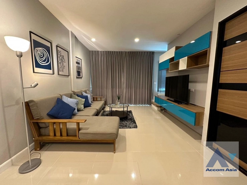  Baan Klang Muang Sathorn-Taksin 2 Townhouse  3 Bedroom for Rent   in Petchkasem Bangkok