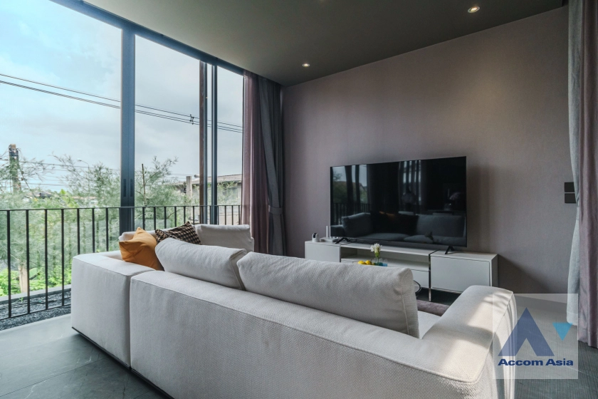 unitPrivate Swimming Pool |  4 Bedrooms  House For Sale in Phaholyothin, Bangkok  (AA41979)