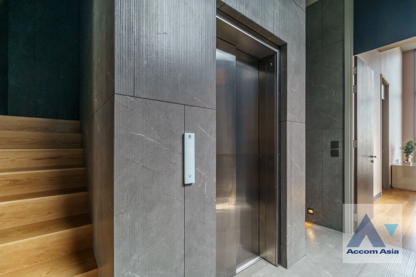 6  4 br House For Sale in Phaholyothin ,Bangkok  at Jia Pool Residence AA41979