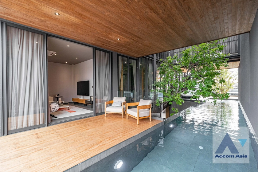 Private Swimming Pool | Jia Pool Residence House  4 Bedroom for Sale   in Phaholyothin Bangkok