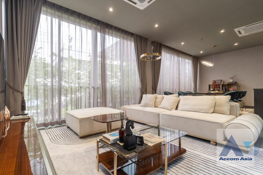 unitPrivate Swimming Pool |  4 Bedrooms  House For Sale in Phaholyothin, Bangkok  (AA41982)