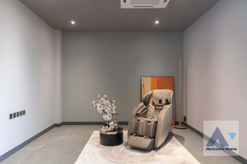 18  4 br House For Sale in Phaholyothin ,Bangkok  at Jia Pool Residence AA41982