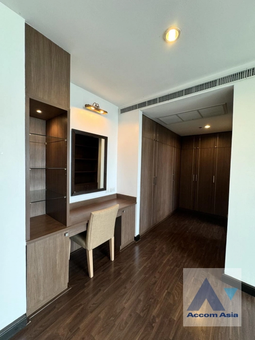 10  2 br Apartment For Rent in Sukhumvit ,Bangkok BTS Ekkamai at High-Rise Living with a Large Balcony Apartment in Ekkamai AA41988