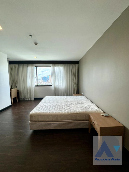 8  2 br Apartment For Rent in Sukhumvit ,Bangkok BTS Ekkamai at High-Rise Living with a Large Balcony Apartment in Ekkamai AA41988