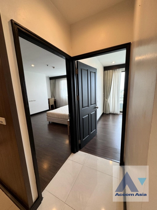 5  2 br Apartment For Rent in Sukhumvit ,Bangkok BTS Ekkamai at High-Rise Living with a Large Balcony Apartment in Ekkamai AA41988