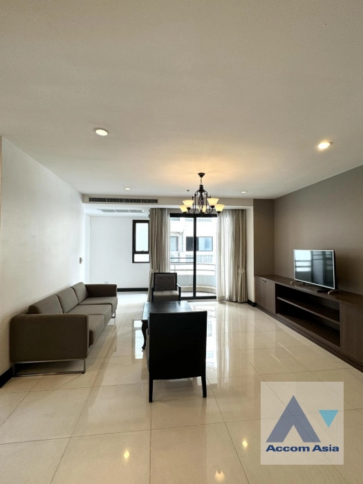 unit 2 Bedrooms  Apartment For Rent in Sukhumvit, Bangkok  near BTS Ekkamai (AA41988)